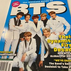 ENTERTAINMENT THE ULTIMATE GUIDE TO BTS COLLECTOR’S EDITION.